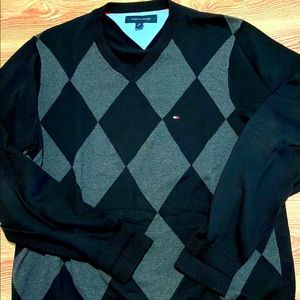 Tommy Hilfiger Men's Argyle V-Neck Sweater (M)
